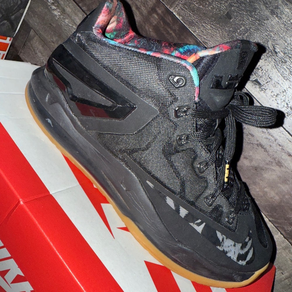 Men’s MAX LEBRON 11 LOW 'GUM'